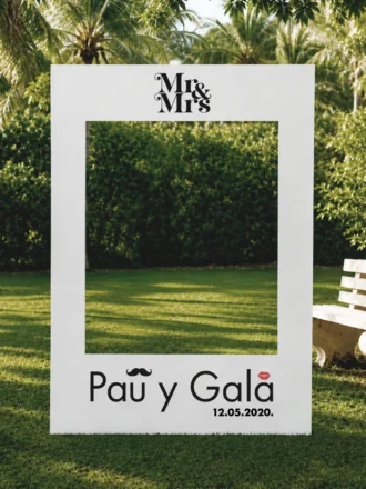 Marco photocall boda vintage Mr & Mrs con nombres y fecha